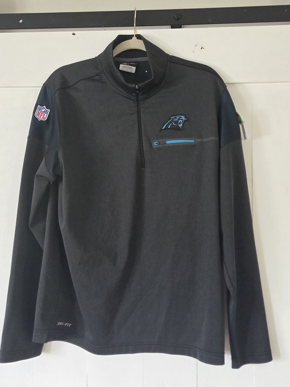 Nike Black Lightweight Quarter-Zip Jacket with Blue Accents
